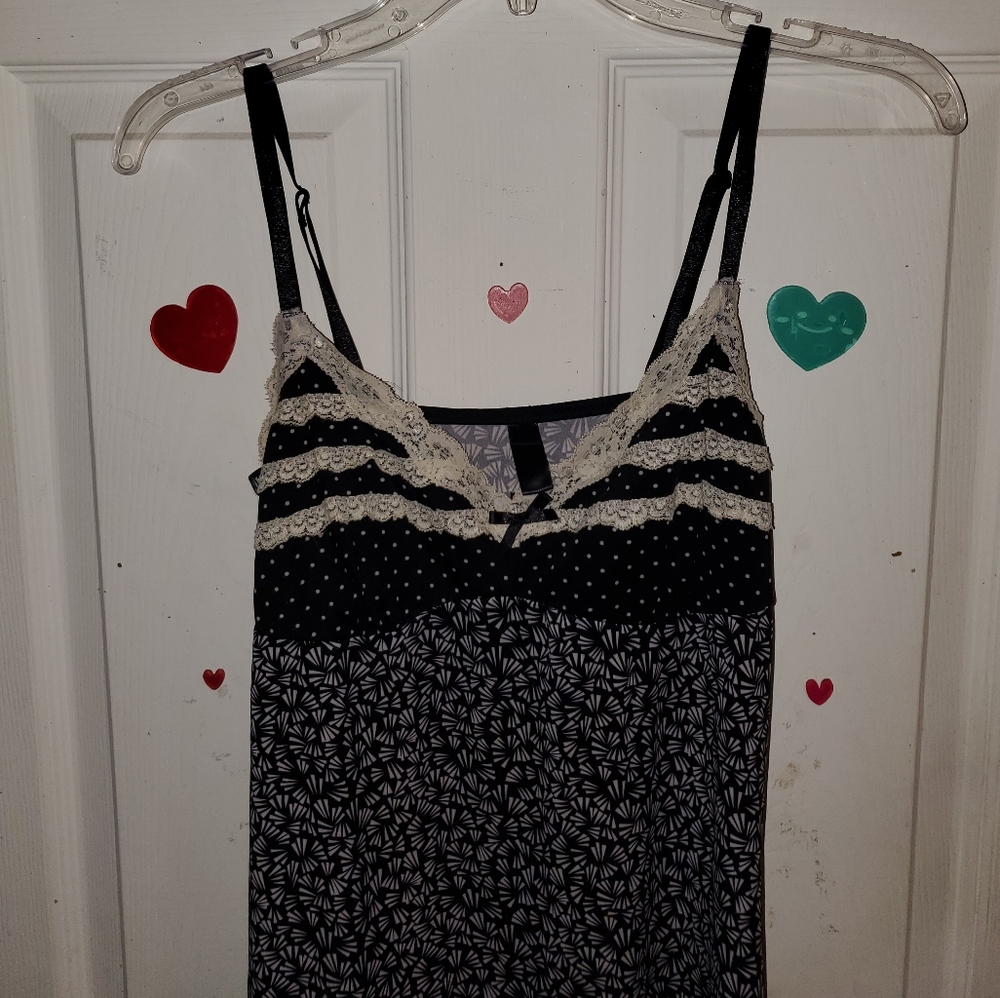 5 for $25 | Marilyn Monroe Black and White Patterned Slip Night Gown - Picture 2 of 9